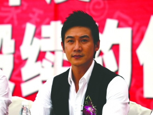 陆毅坦言愿为家庭牺牲事业：会抽出更多时间陪家人