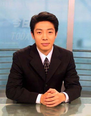 撒贝宁家庭背景曝光：保送进北大 父母是军官