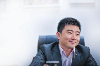 芮成钢被带走之后：同行“揭发” 粉丝力挺