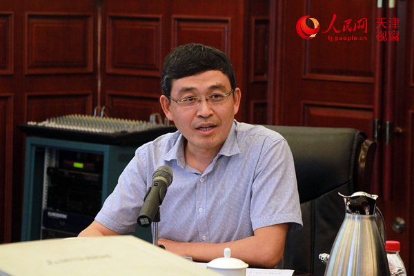 天津自贸区管委会办公室副主任房勇做主题演讲。（摄影：谢鸣驰）