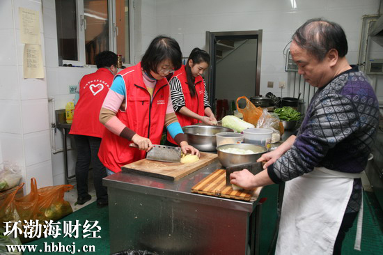 天津市志愿者与养老院老人联谊同庆新年 - 环渤